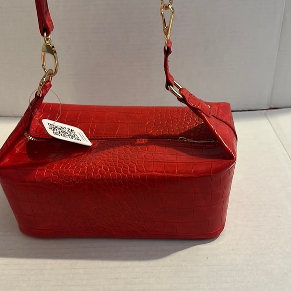 RED lunch box design handbag NEW - Picture 3 of 11